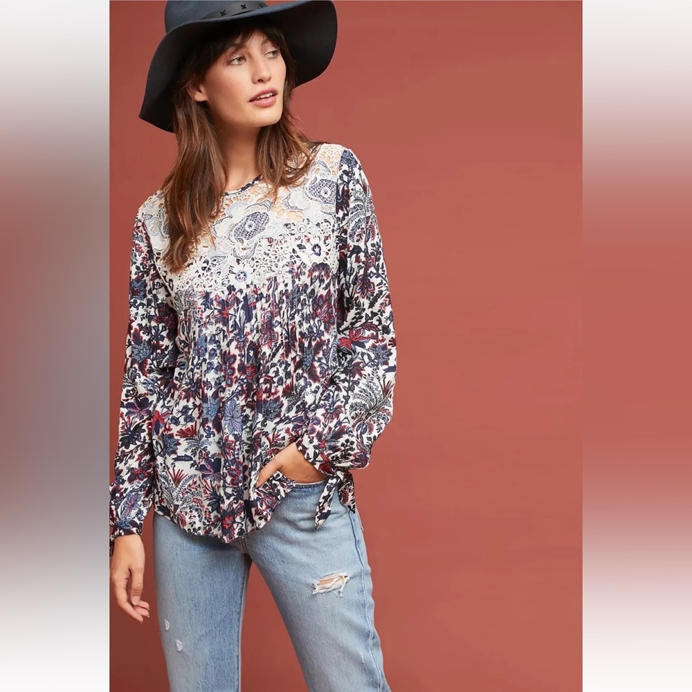 Ranna Gill Anthropologie Size M Madison Floral Top  Lace Detail Tied Sleeves
